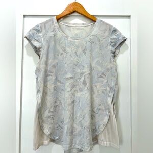 Lululemon women’s golf shirt Size 10